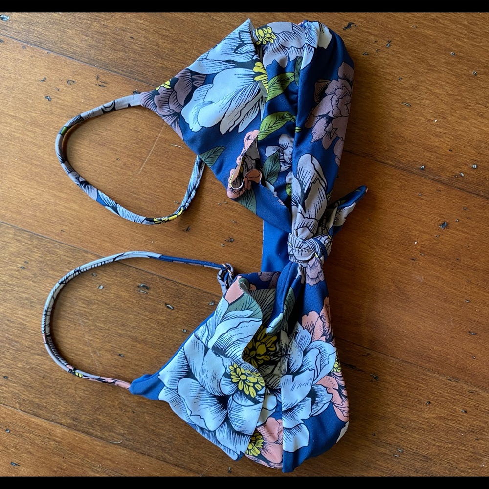 Tori Praver Ruffled Swim top - Picture 2 of 2